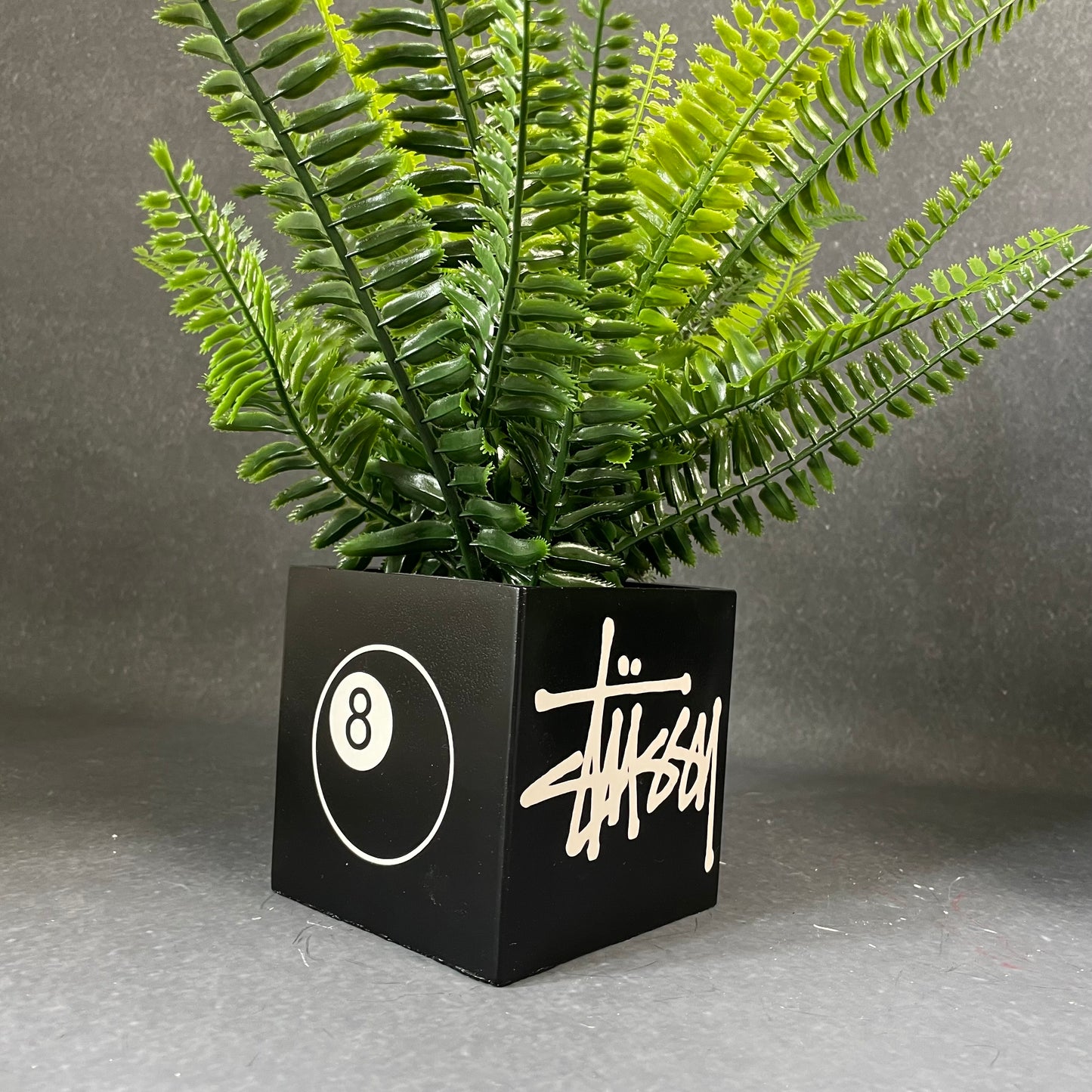 Box planter - Stussy