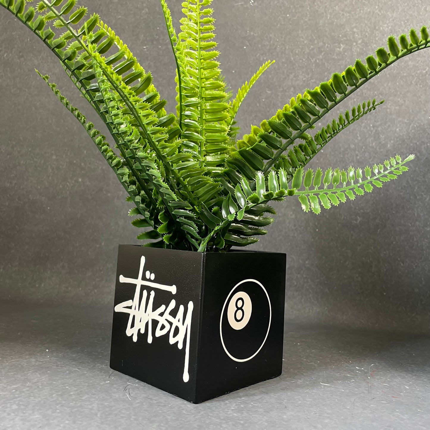 Box planter - Stussy