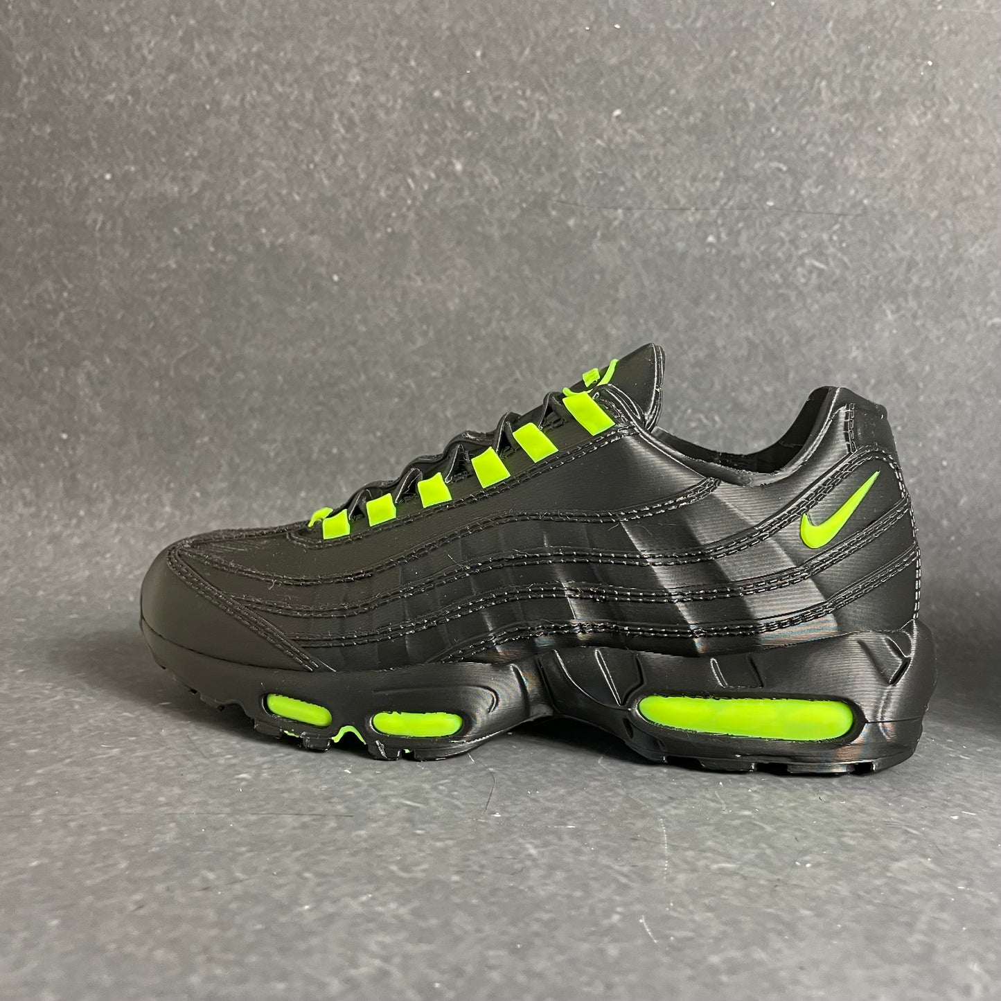 AM95 black and neon planter