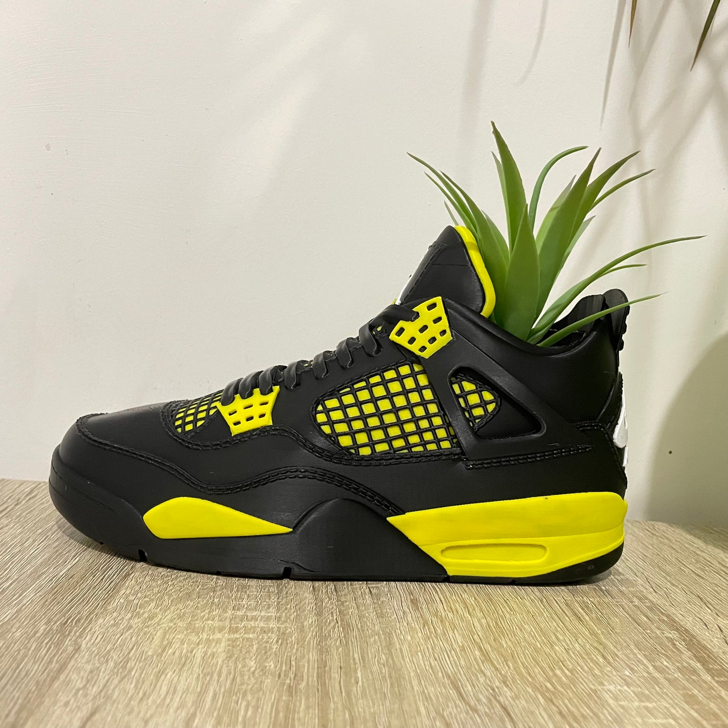 J4 Thunder planter - Yellow