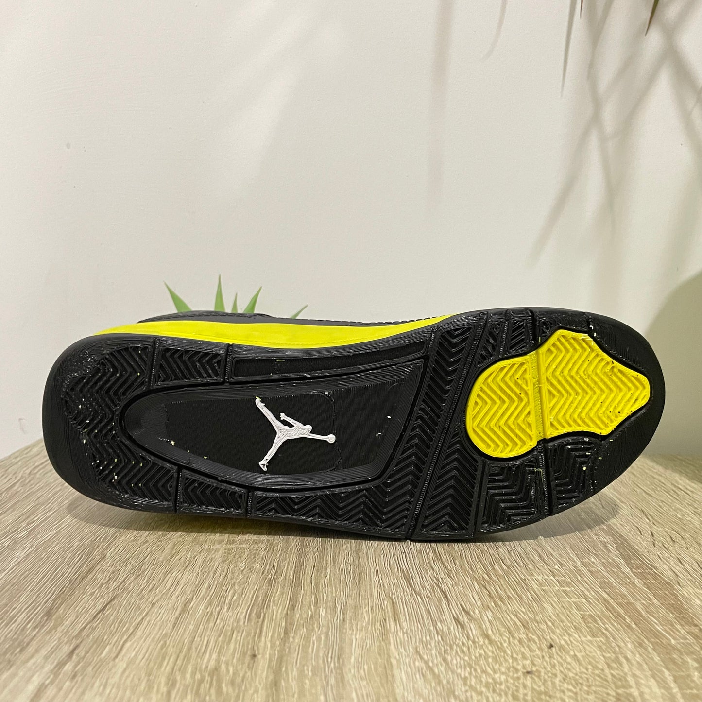 J4 Thunder planter - Yellow