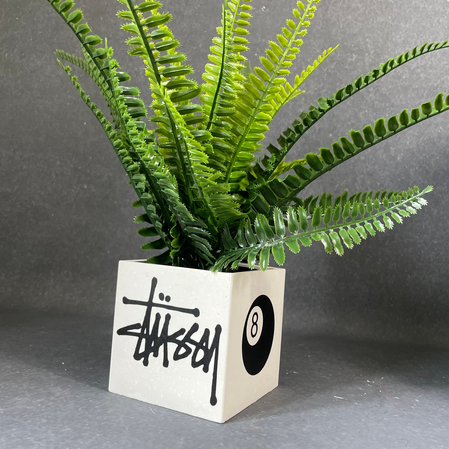 Box planter - Stussy