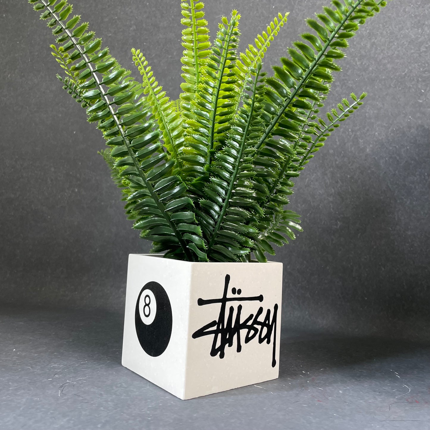 Box planter - Stussy