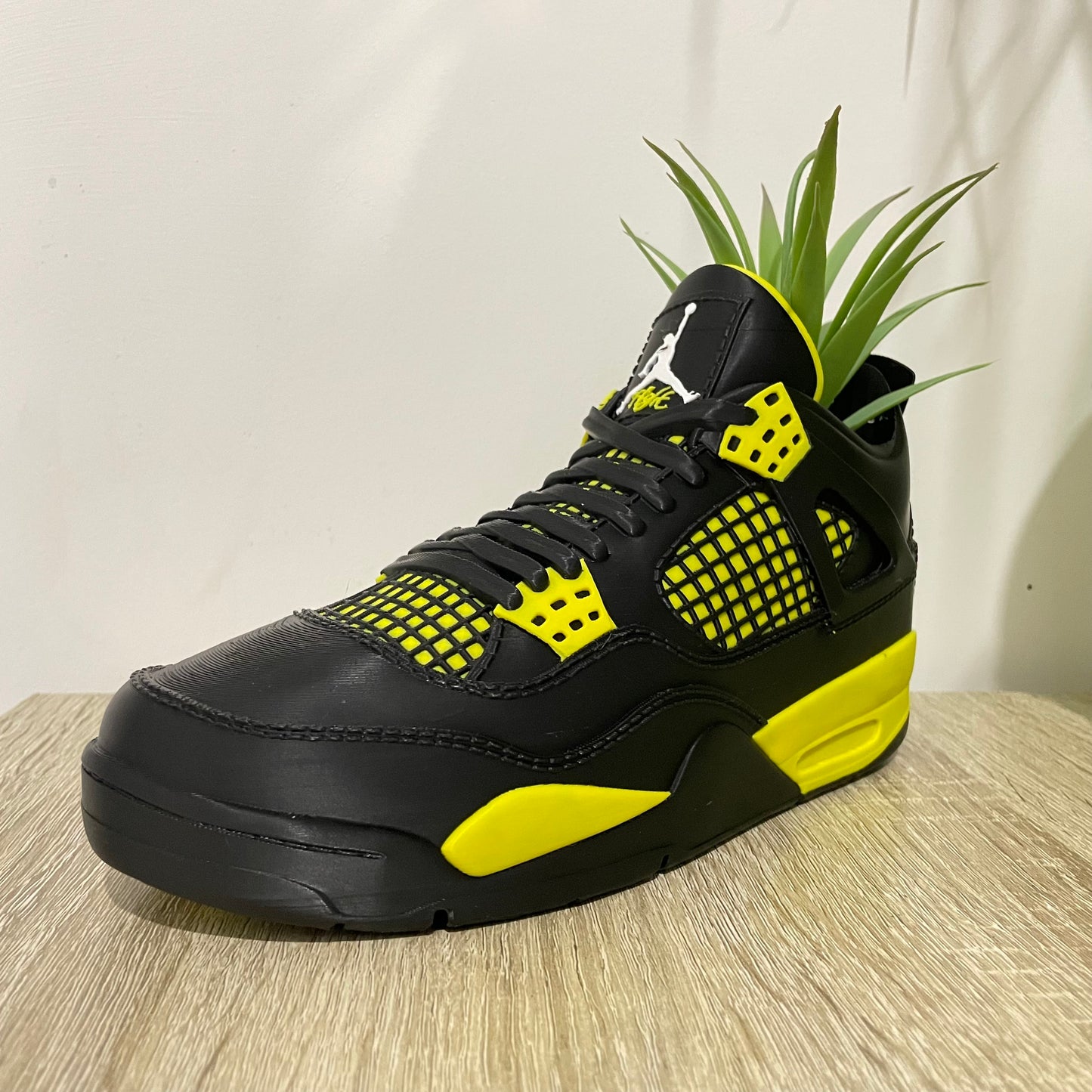 J4 Thunder planter - Yellow