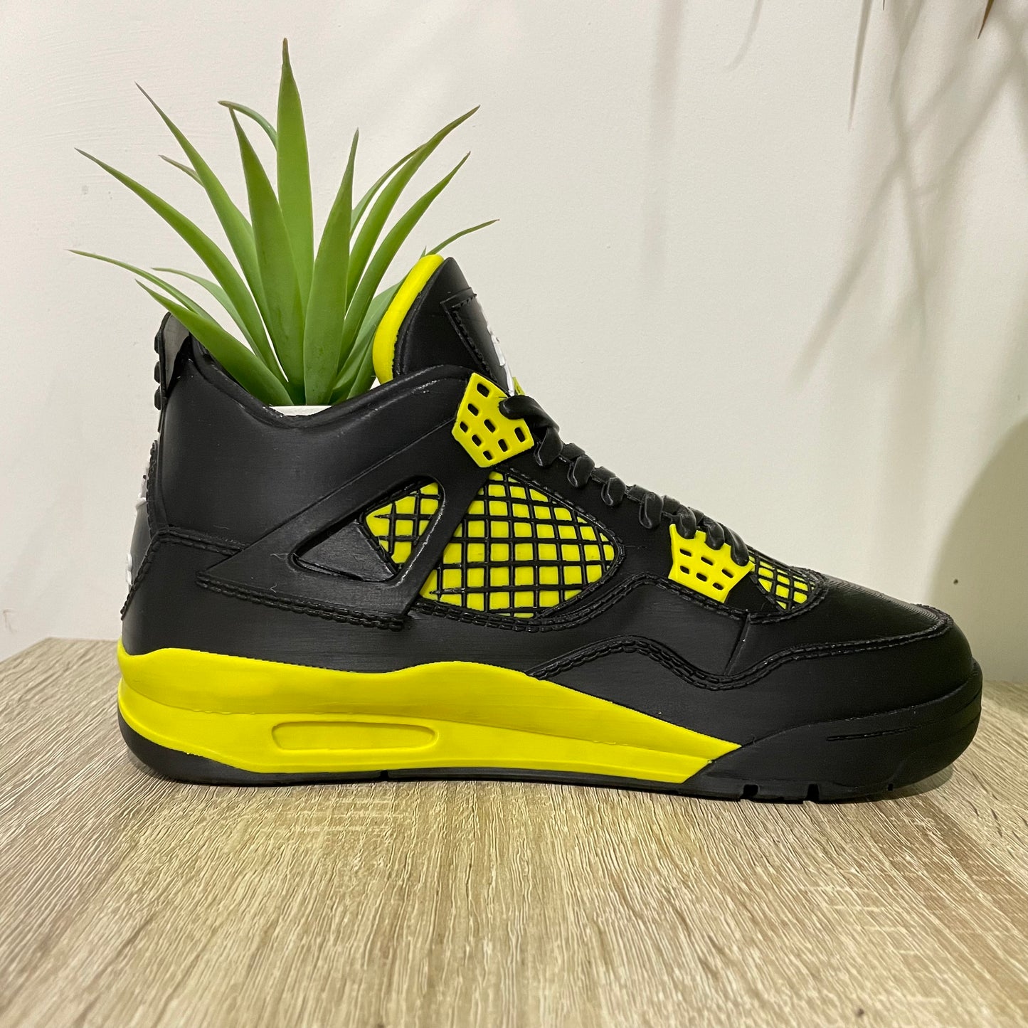 J4 Thunder planter - Yellow